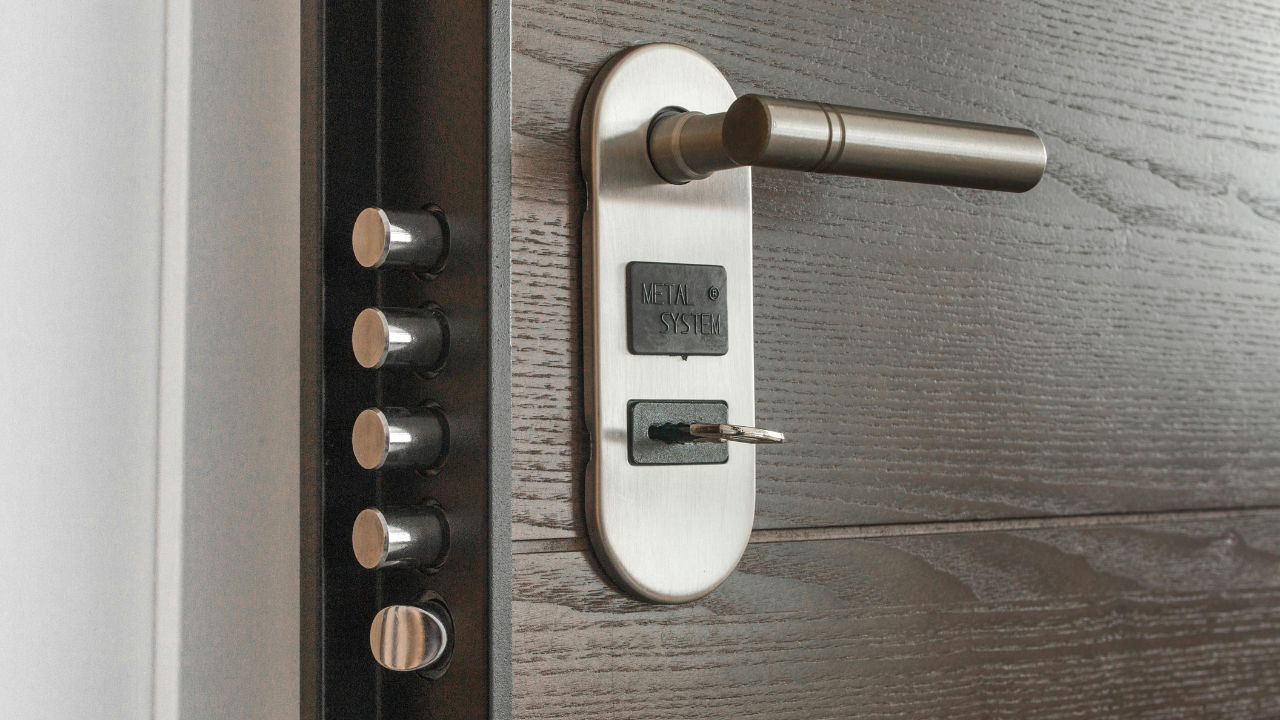 Top Signs Your Home Might Be a Target for Burglars